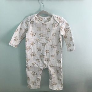 SOLD-Baby girl linen bodysuit